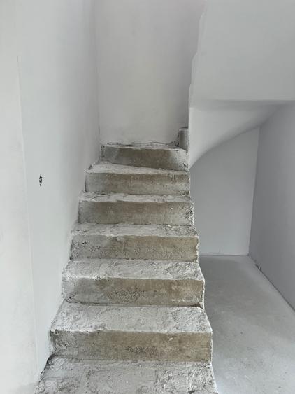 Casă cu 4 camere în Șura Mică