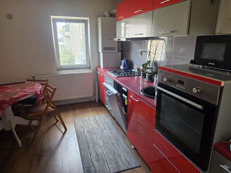 Apartament cu 4 camere decomandat în Boș