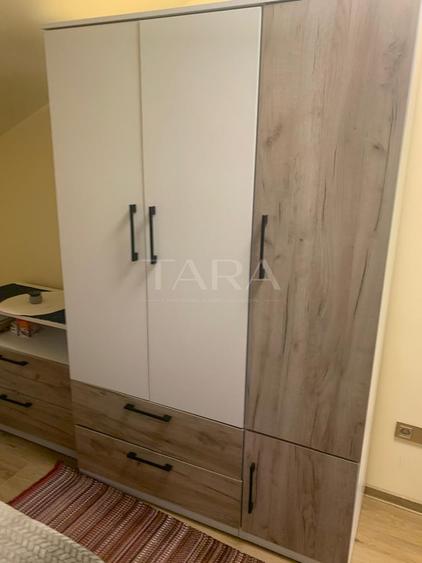 Apartament cu 3 camere decomandat în Florești