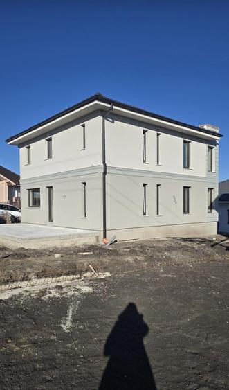 Casă individuală cu 5 camere cu Canalizare în Chinteni