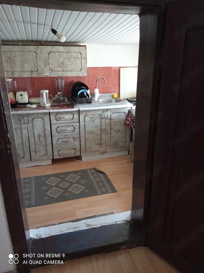 Casa locuibila, renovata, mobilata, rasa, com. Gradistea - 6