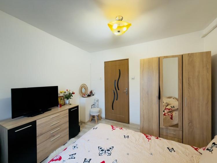 Apartament cu 3 camere semidecomandat, mobilat în Șagului