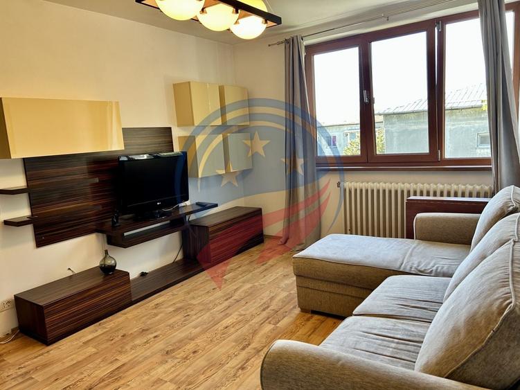 Apartament cu 2 camere decomandat în Rovine
