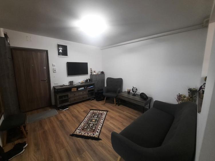 Apartament cu 3 camere în Mărăței