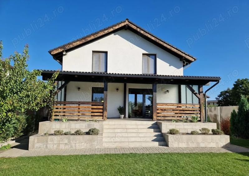 Casă individuală cu 5 camere cu Teren 423 Mp în Periferie