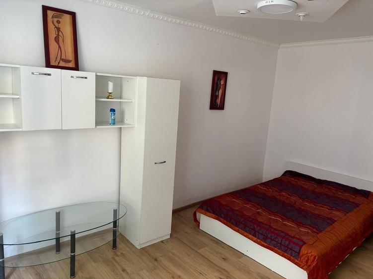 Garsonieră decomandată în Ciritei
