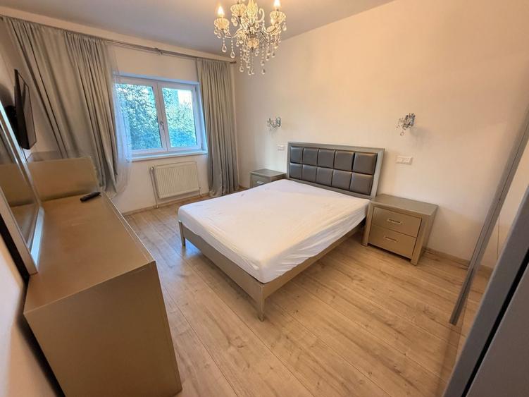 Apartament cu 3 camere decomandat în Muncii