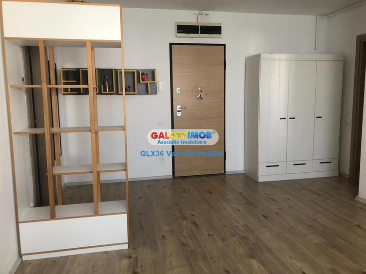 Apartament cu 3 camere semidecomandat, mobilat în Băneasa