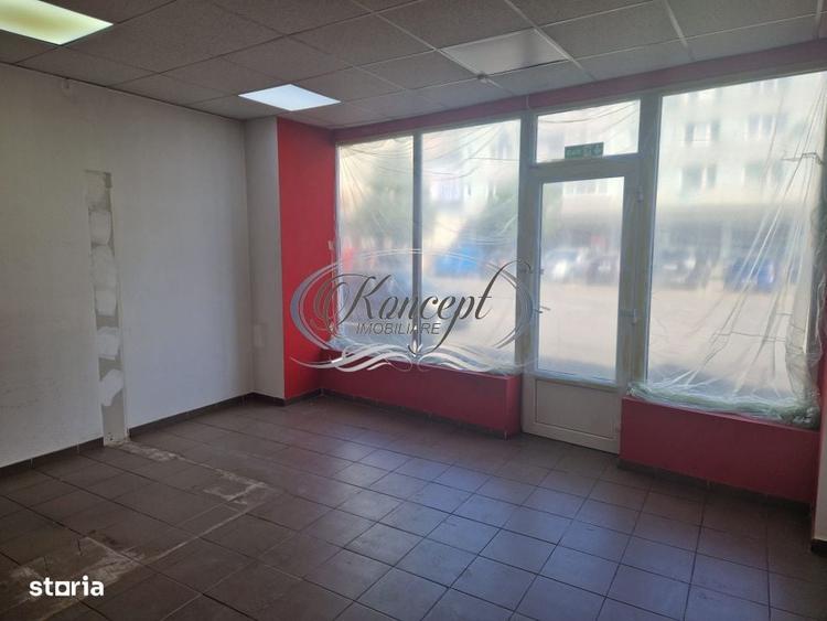 Spatiu comercial cu vitrina, Piata Mihai Viteazu - 1