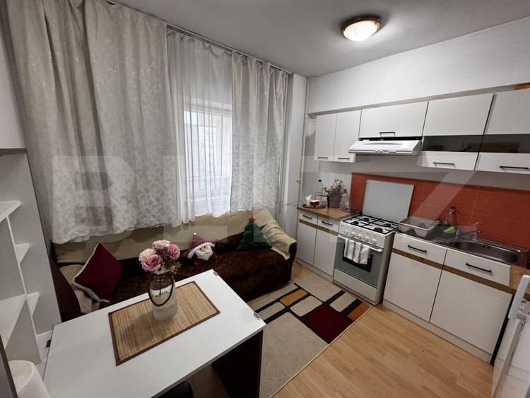 Garsonieră decomandată, mobilată în Calea București