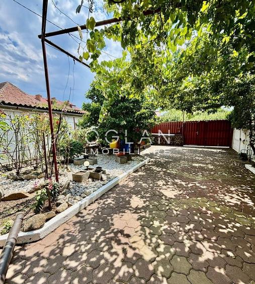 Casă individuală cu 5 camere cu Canalizare în Calea Dumbrăvii
