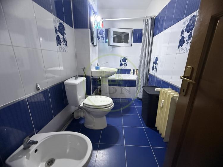 Apartament cu 3 camere semidecomandat, mobilat în Rovine