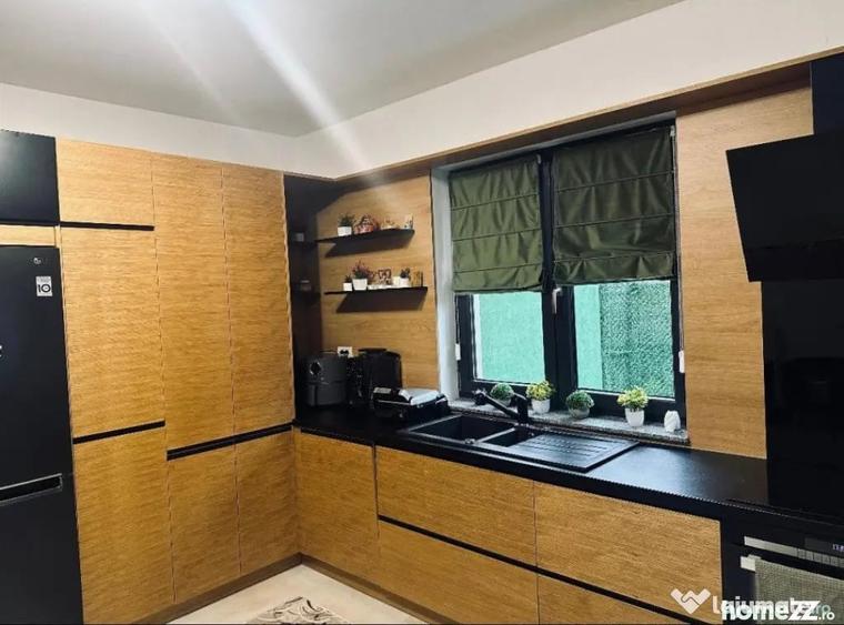 Casă cu 5 camere cu Teren 300 Mp în Rădăuți