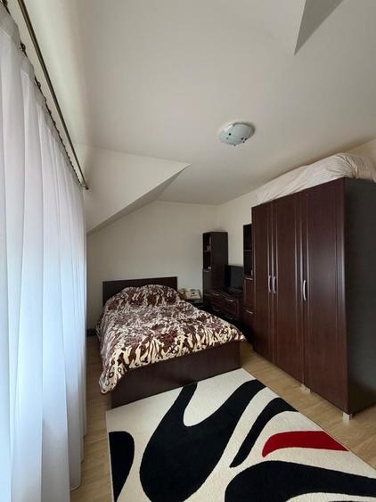Casă cu 4 camere în Cetate