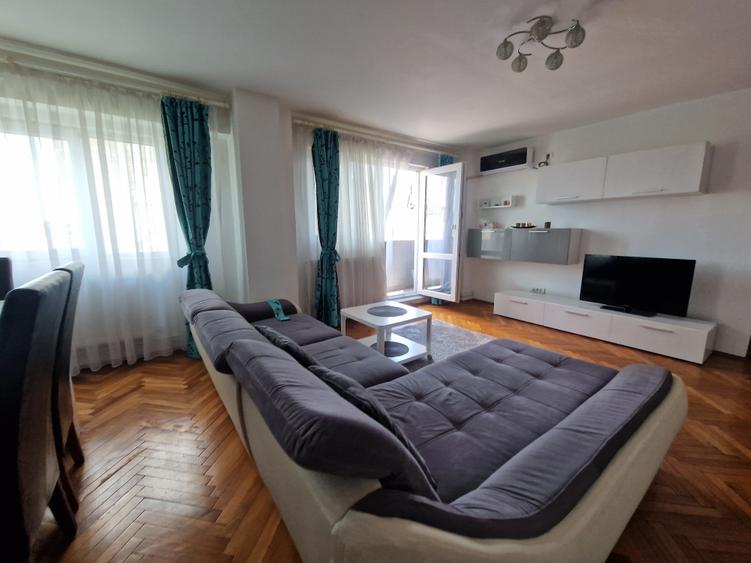 Apartament cu 3 camere decomandat în Circumvalațiunii
