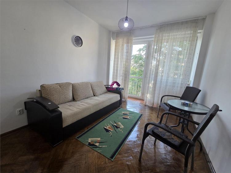 Apartament cu 2 camere semidecomandat în Universitate