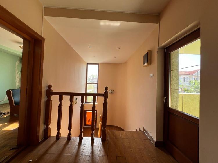 Vila moderna Parter + Etaj , an 2005,  teren 406 mp, gaz,Coiciu strada linistita - 28