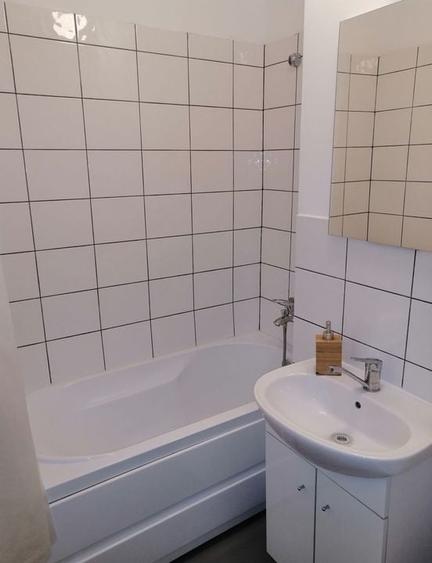 Apartament cu 4 camere decomandat în Lujerului