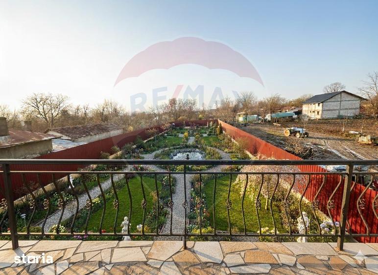 Casă cu 5 camere decomandat cu Teren 1300 Mp în Conțești