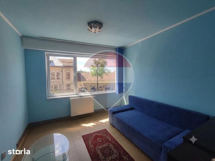 Apartament cu 3 camere decomandat în Central
