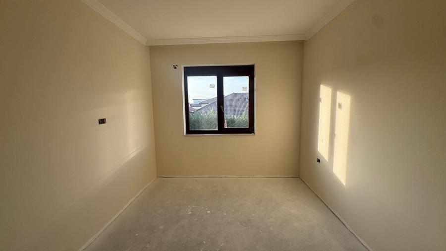 Duplex cu 5 camere cu Canalizare în Dumbrăvița
