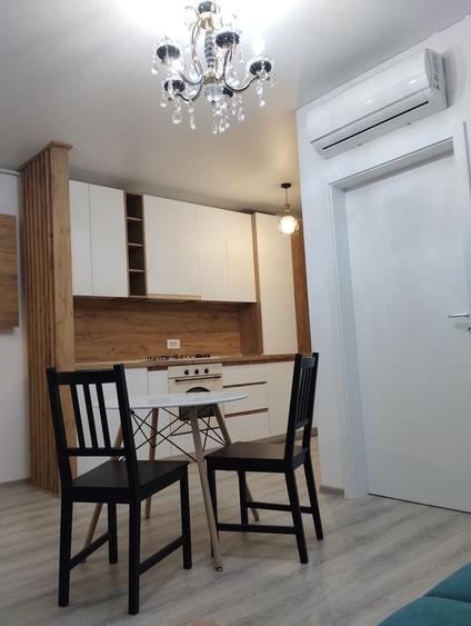 Apartament cu 2 camere semidecomandat, mobilat în Micro 17