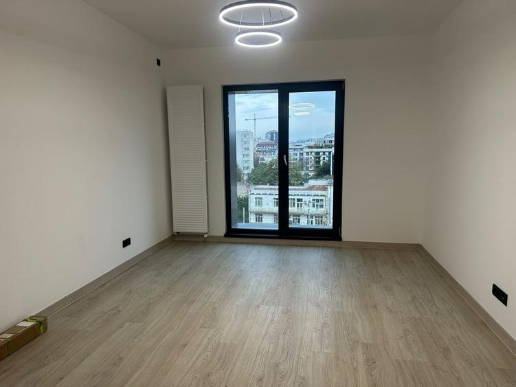 Apartament cu 3 camere decomandat în Vitan Mall