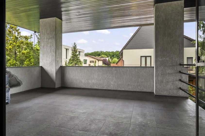 Casă individuală cu 6 camere cu Canalizare în Pipera