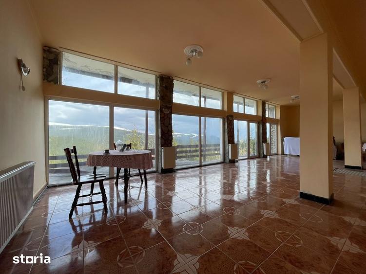 Casă cu 10 camere cu Teren 360 Mp în Baia de Fier