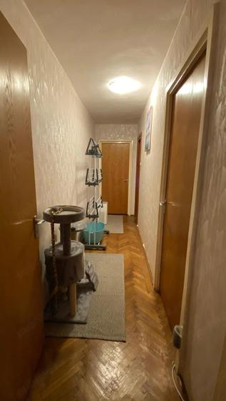 Apartament cu 3 camere semidecomandat în Militari