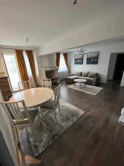 Apartament cu 3 camere decomandat în Aviației