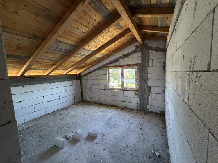 Casă individuală cu 5 camere cu Teren 437 Mp în Malu Mare