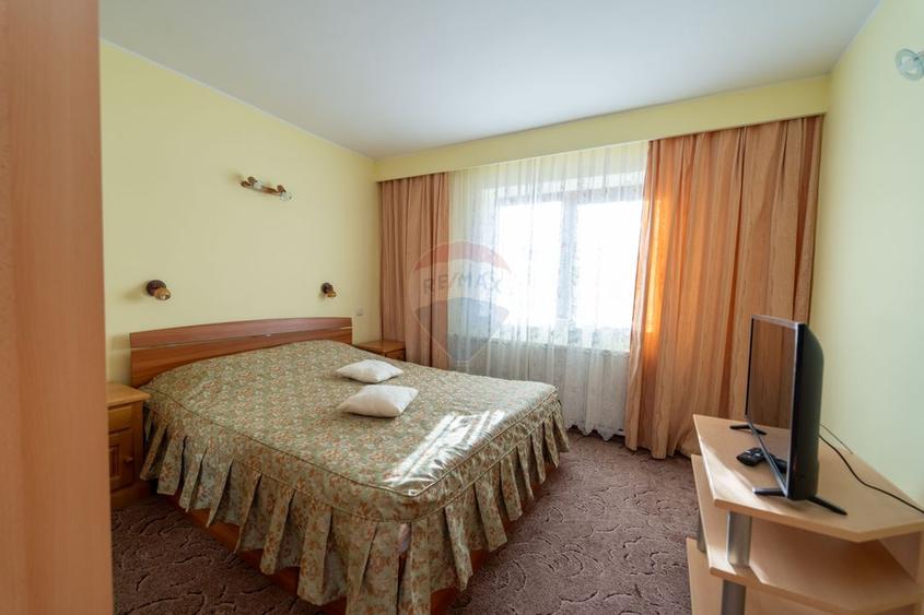 Casă individuală cu 14 camere cu Teren 1050 Mp în Cioplea