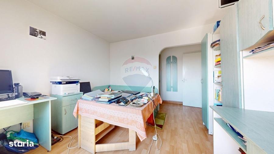 Apartament cu 3 camere decomandat în Central