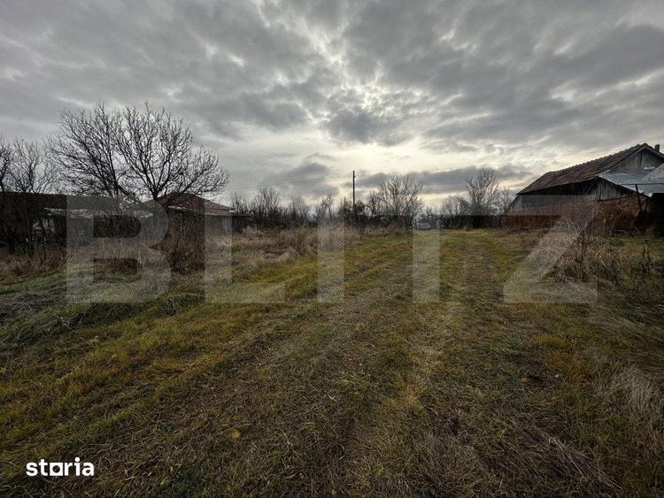 Teren de 4000 mp, în Câlnic