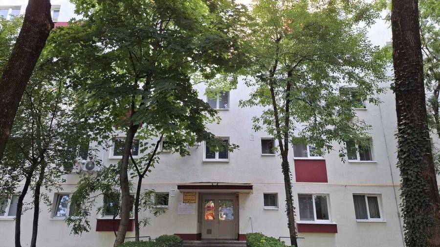 Apartament cu 2 camere semidecomandat în Berceni
