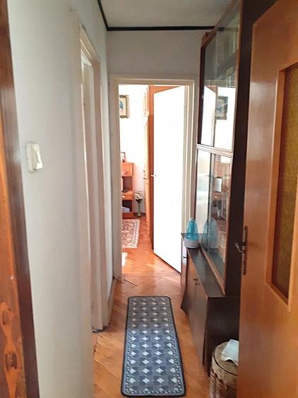 Apartament cu 3 camere semidecomandat în Dacia