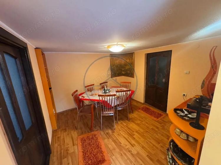 Casă cu 6 camere cu Teren 2000 Mp în Central