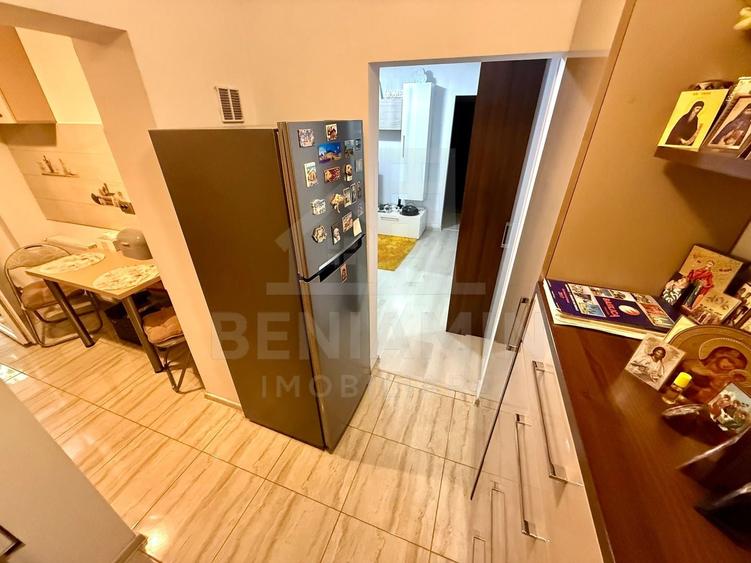 Apartament cu 2 camere semidecomandat în Craiovița Nouă