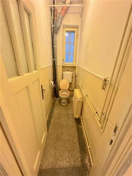 Apartament cu 3 camere semidecomandat în Cișmigiu