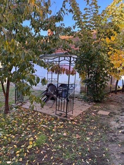 Casă individuală cu 5 camere cu Teren 676 Mp în Valenta