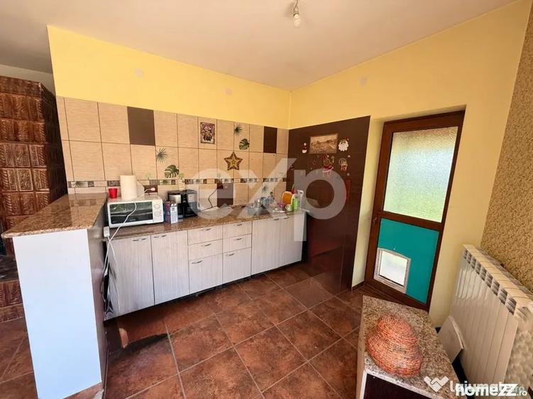 Casă cu 7 camere cu Teren 1008 Mp în Ștefănești