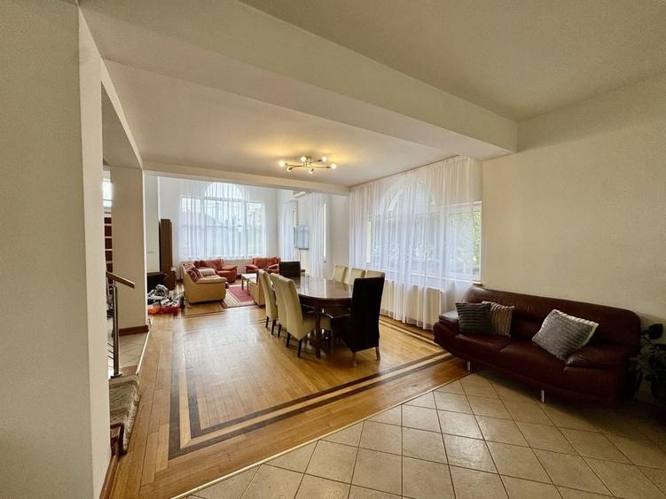 Casă cu 4 camere cu Teren 800 Mp în Grădiște