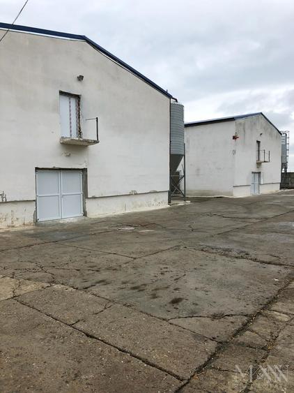 Spațiu industrial, de 1,300 mp, în Leș