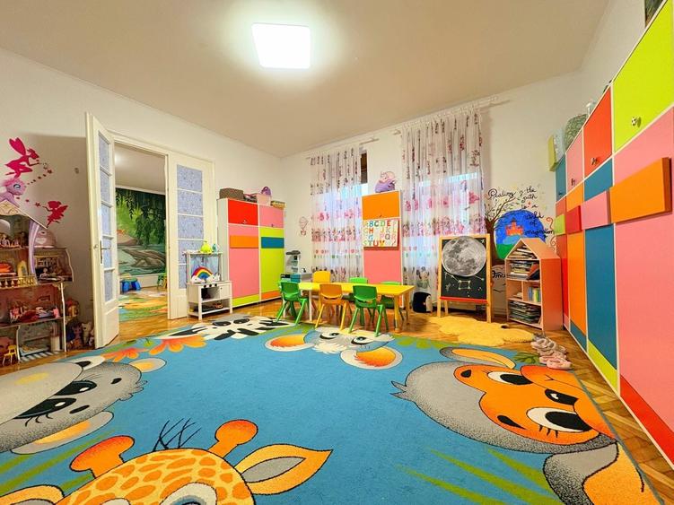 Casă individuală cu 5 camere cu Canalizare în Lipovei