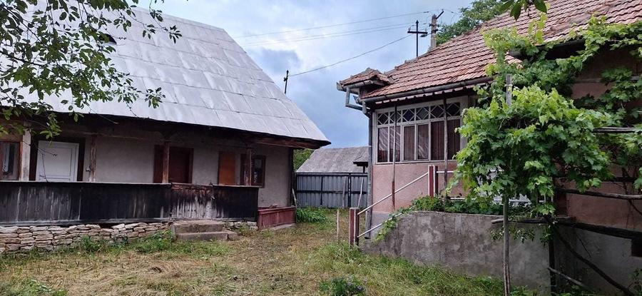 Casă cu 2 camere în Mărcești