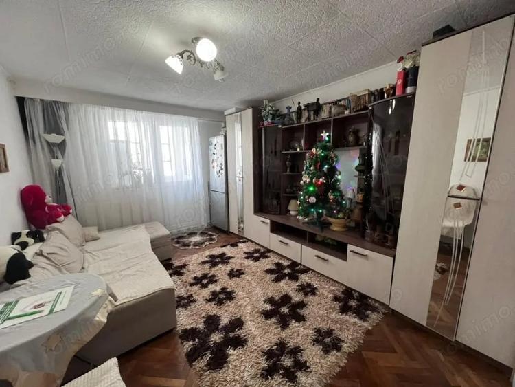 Apartament cu 2 camere decomandat în Micro 15