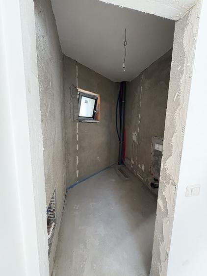 Casă cu 3 camere în Valea Adâncă