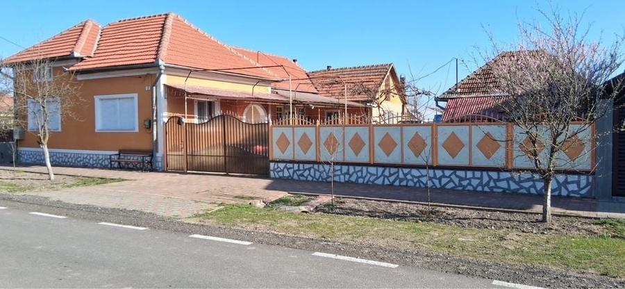 Casă cu 4 camere în Cermei