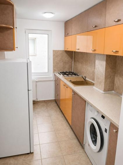Apartament cu 2 camere semidecomandat, mobilat în Victoriei